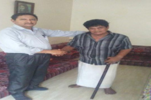قيادات جنوبية تزور الفنان الجنوبي عوض احمد للاطمئنان على صحة