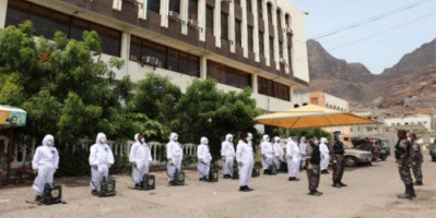 قوات حماية المنشآت تنفذ حملة رش وتعقيم لمبنى وزارة الصناعة والتجارة بعدن