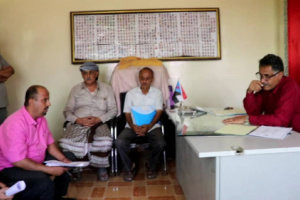 انتقالي الضالع يشرف على عملية التسليم والاستلام بين الإدارة الجديدة والسابقة لمركز العزل العلاجي بالمحافظة