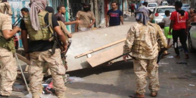  بالصورة..حملة امنية لازالة العشوائيات من شوارع مدينة كريتر