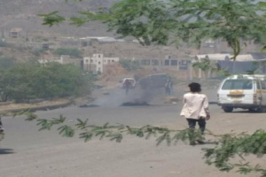 عناصر مسلحة تقطع طريق الضباب في تعز
