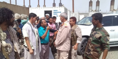 محافظ لحج يقوم بزيارة مفاجئة الى محطة كهرباء بئر ناصر ويشدد على ضرورة تحسين الخدمة