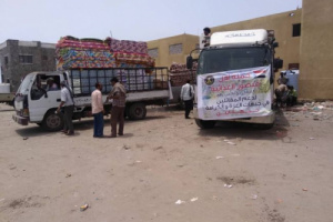 أبناء المفلحي والمنصوري بمكتب الناخبي يرفدون جبهات أبين بقوافل تموينية وغذائية 