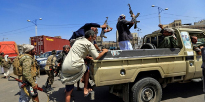 حوثيون فخخوا جثة أحد قتلاهم فاردتهم قتلى 