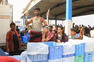 الامارات عطاء مستمر يصل الى عشرات القرى في سقطرى ويعيد آلاف الصيادين إلى مهنتهم في تعز والحديدة 