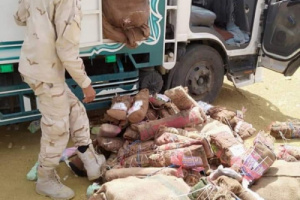 ضبط مهربين حشيش وقات في نقطة رأس حويرة 
