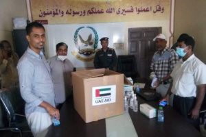 انتقالي حضرموت يدعم أقسام الشرطة بالمكلا بالمعقمات ومستلزمات الحماية من كورونا  