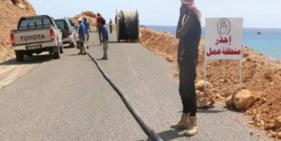 خليفة للأعمال الإنسانية تنجز 80% من تمديدات الكهرباء لمنطقتين شرق سقطرى