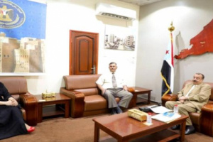  اللواء بن بريك يشيد بدور  الريادي لبنك اليمن والكويت للحفاظ على استقرار العملة الاجنبية في عدن 