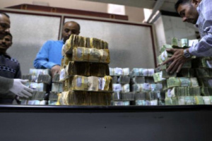 مجزرة الحوالات تقدح غليانا شعبيا وغريفيث يستخلص الشرعية حصة الحوثيين من الطبعات