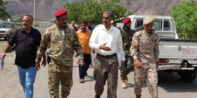 لجنة متابعة أوضاع السجون بعدن تزور معسكر اللواء الأول دعم وإسناد وشرطتي البريقة والشعب