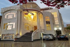 في زمن الحروب وانقطاع المرتبات...قيادي حوثي يشتري فيلا  بمليون دولار 