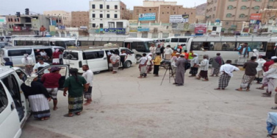 الحشود المشاركة في مليونية المكلا إلى ساحة قصر الثورة بسيئون وتستعد للانطلاق 