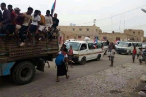 العشرات الحافلات تغادر من مديرية حجر متجهة للمكلا للمشاركة في مليونية الانتقالي يمثلنا
