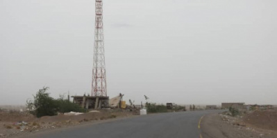 مليشيات الحوثي الارهابية تفتح نيران أسلحتها على القرى السكنية في منطقة الفازة