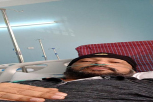 نقل اعلامي حضرمي إلى مستشفى الحميات بعد إصابته بفيروس كورونا