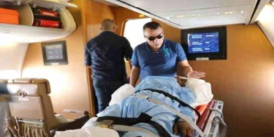   مؤسسة خليفة تنقل ( 15 ) مريضاً ومرافقاً من ابناء سقطرى للعلاج في الامارات