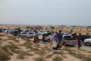 قبائل المهرة تدعو المليشيات الى سرعة السماح للمواكب بدخول الغيضة