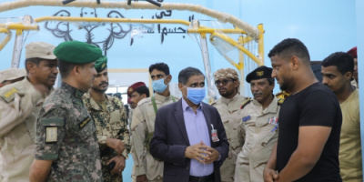 محافظ حضرموت يفتتح الصالة الرياضية لكمال الأجسام بقوات خفر السواحل بالمكلا 