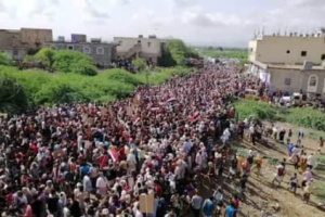*ناشط من ابناء لودر يفضح ويعري ائتلاف العيسي ويوضح ان الصور التي وزعها انصاره للمهرجان ليست في المدينة*