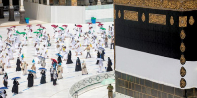 الحجاج يقفون اليوم في عرفات بعد نجاح خطط التصعيد وسط منظومة أمنية وتدابير صحية صارمة 