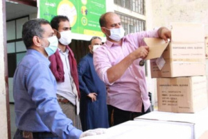 صحة المكلا تستقبل مساعدات طبية إماراتية