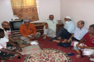 وفد انتقالي حضرموت يطمئن على الحالة الصحية للمناضل حسين البيض