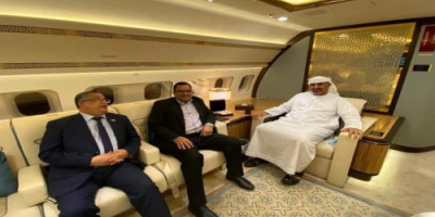 طائرة ملكية تقل الرئيس الزبيدي والوفد المفاوض من الرياض إلى ابوظبي