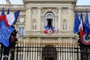 فرنسا تتطلع لتنفيذ اتفاق الرياض سريعًا