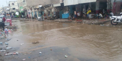 مناشدات لإنقاذ حي شعبي بلحج من كارثة محدقة بمنازلهم 