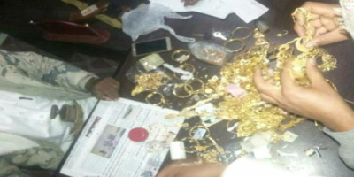 قوات الأمن بالمهرة تلقي القبض على عصابة سطت على محل ذهب في وادي حضرموت 