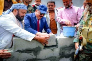 رئيس الجمعية العمومية يفتتح مشروعاً حيوياً في يافع