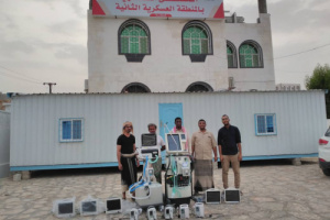 المنطقة العسكرية الثانية تقدم أجهزة تنفس صناعي ومونيترات لمستشفى الفقيد الدكتور رياض الجريري 
