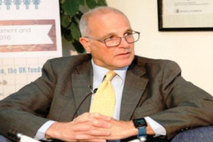 السفير البريطاني يتحدث عن إتفاق سياسي لحل شامل باليمن