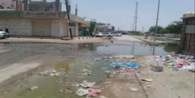 مجاري الصرف الصحي تُغرق شوارع عتق بشبوة