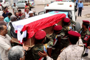 قيادات الانتقالي تتقدم جموع مشيعي فقيد الوطن الدكتور عبد العزيز الدالي إلى مثواه الأخير بالعاصمة عدن 