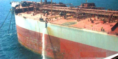  السفارة الأمريكية: مليشيا الحوثي لم تفِ بإعلانها قبول السماح لفريقٍ أُممي بتفقد ناقلة النفط (صافر)