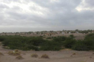 إستهداف حوثي يطال الأحياء السكنية في مديرية التحيتا 