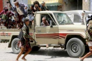 تعز.. مليشيات الإخوان تقصف مواقع اللواء 35 وتدفع بتعزيزات إلى البيرين