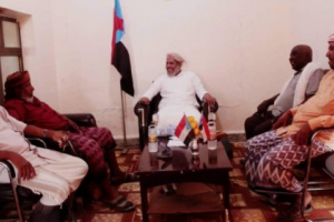 الثقلي يبحث توفير السيولة المالية بسقطرى