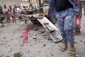 مقتل جندي وجرح آخرون بانفجار عبوة زرعت بطقم الحرس الرئاسي بتعز(صورة)