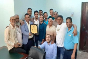  عدن .. هيئة تنظيم شؤون النقل تكرم مشرفها العام