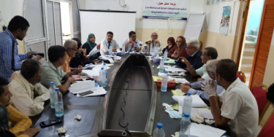 عاجل / يعقد المؤتمر الصحفي لمناقشة  أبرز المشكلات التي تواجه محافظة عدن 
