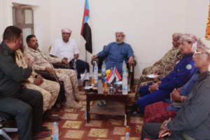 رئيس انتقالي سقطرى يترأس اجتماعاً استثنائياً بالقيادات الأمنية والعسكرية في المحافظة