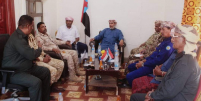 رئيس انتقالي سقطرى يترأس اجتماعاً استثنائياً بالقيادات الأمنية والعسكرية في المحافظة