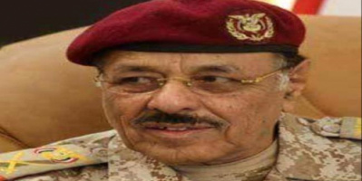 ناشط جنوبي مهاجما الاحمر : لا نصر لليمن واليمنيين طالما هذا العجوز متربع على عرش القرار 