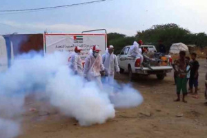 الهلال الإماراتي تدشّن حملة الرش الضبابي الرابعة في المخا 