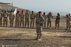 قائد اللواء 103 مشاة يتفقد النقاط والمواقع العسكرية بجحين