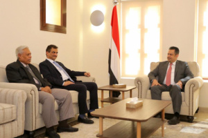 رئيس الوزراء يثني على وضوح الرؤية لدى القيادة الجديدة لمحافظة عدن 