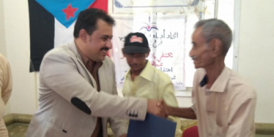 في الحفل الذي أقامه إتحاد أدباء وكتاب الجنوب لحج الشعيبي  يكرم الشاعر اللحجي الكبير عبدالله الشريف 